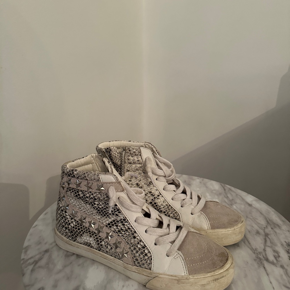 Vintage Havana Women’s Kate Snake High Top Lace Up Sneakers - Size 5.5